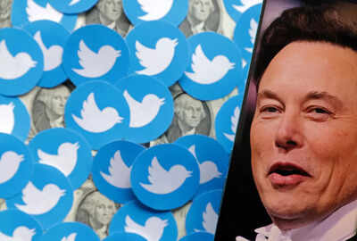 Elon Musk visits Twitter headquarters ahead of takeover deadline