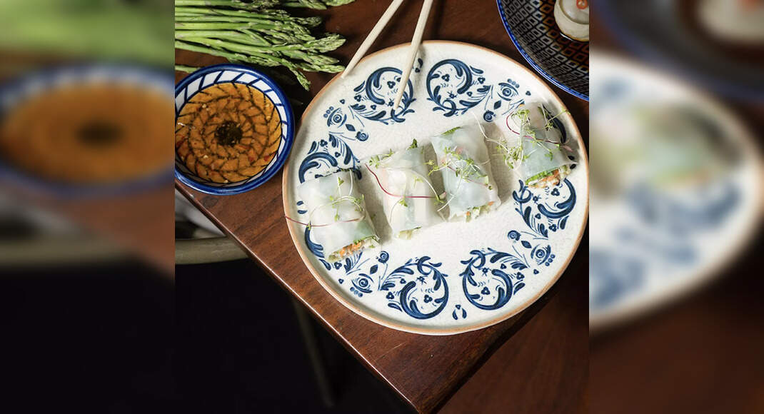 Vietnamese Summer Rolls: How to make Vietnamese Summer Rolls Recipe at Home | Homemade Vietnamese Su