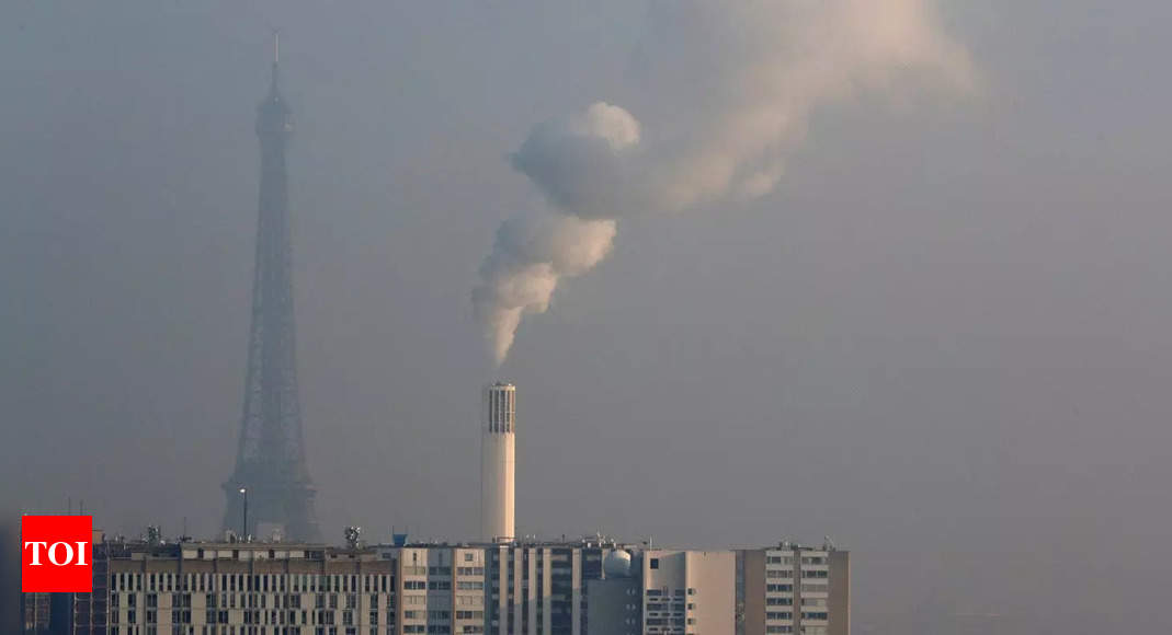 IEA sees global emissions peaking in 2025 – Times of India