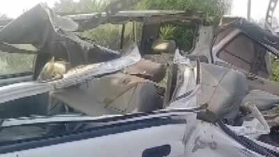 UP: Six killed, four hurt in road mishap in Prayagraj