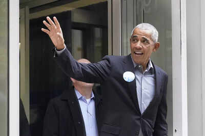 Democrats turn to Obama for midterm miracle, or at least to stem the bleeding