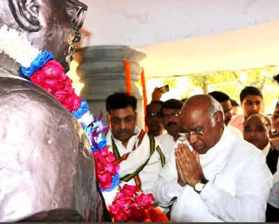 Cong president Mallikarjun Kharge visits Ambedkar's memorial, Azad's 'mazaar'; pays homage to them