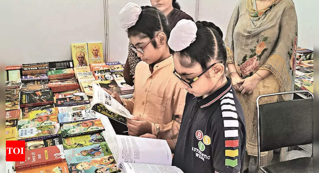 Encouraging Habit Of Reading Can Help Check Crime, Says Cop At Book Fair |  Ludhiana News - Times of India