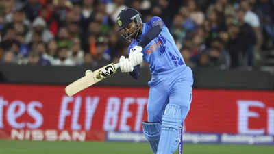 MS Dhoni's curve bat a hit with Indian players