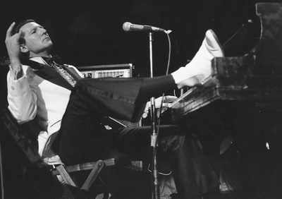 Controversial American singer Jerry Lee Lewis, who married 7 times, no more