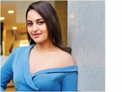 Sonakshi Sinha Blue Film Sex Videos - Sonakshi Sinha wanted 'Double XL' cast to be 'serious' on sets | Hindi Movie  News - Times of India