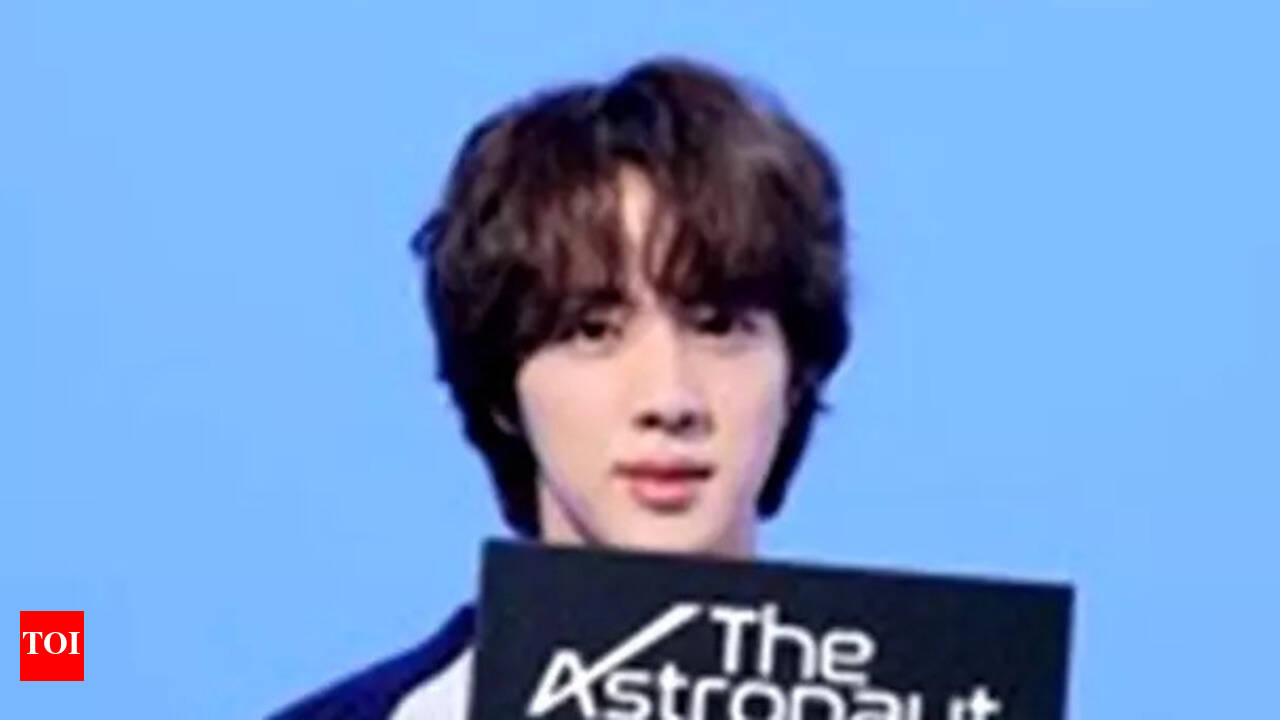 The Astronaut' by BTS' Jin sells 700,000 copies on day 1 | K-pop
