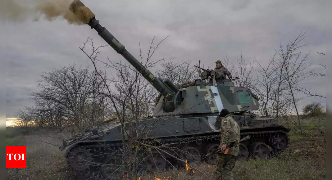Artillery battles engulf Ukraine’s southern front – Times of India