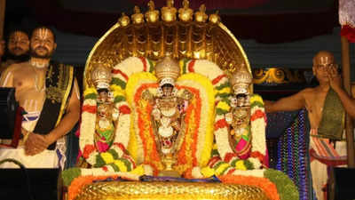 Lord Malayappa Swamy blesses devotees on Sesha Vahanam on Nagula Chaviti festival eve at Tirumala