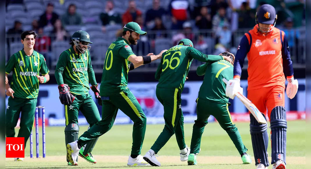 New Zealand stay alive at T20 World Cup as Pakistan, Sri Lanka lose