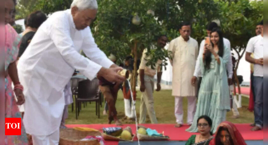 Bihar celebrates Chhath | Patna News - Times of India