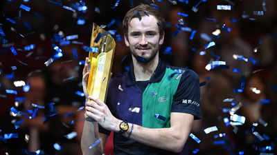 Daniil Medvedev battles back to win second title of year