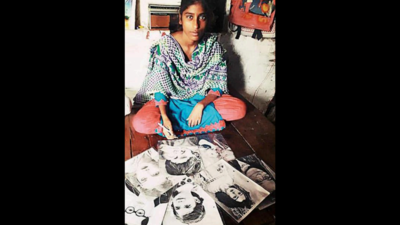 Viral Video: UP girl draws 15 portraits simultaneously, businessman Anand Mahindra extends support