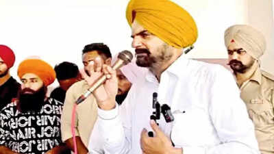 If no action within a month, will leave India: Sidhu Moose Wala's dad