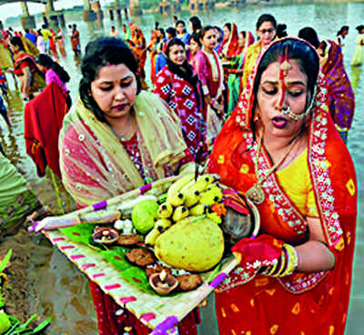 Chhath devotees throng riverbanks