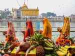 Amritsar: Devotees perform rituals of Chhath Puja, at Durgiana Temple, in Amrits...