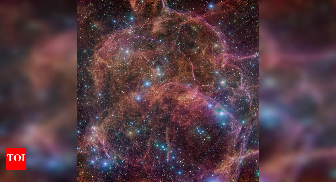 Eerie image shows spectacular aftermath of a large star's death - Times ...