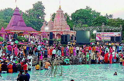 Curtain comes down on 4-day mega Chhath Puja
