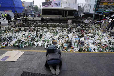 South Korea police chief says crowd surge response was 'insufficient'