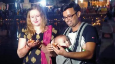 Uttar Pradesh: German woman celebrates Chhath puja in Gorakhpur