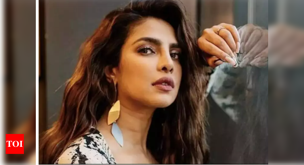 Priyanka Chopra smiles when quizzed about Alia Bhatt’s pregnancy, says happy to be “back in the bay” – Times of India ►