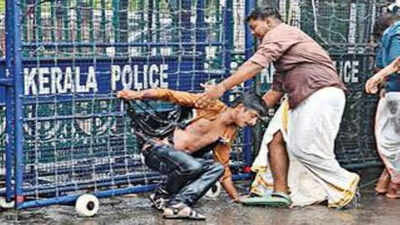 Vizhinjam samiti seeks probe into funding charge