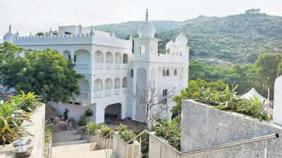 Nitish Kumar to open Rajgir gurdwara on Nov 5 | Patna News - Times ...