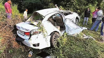 Udepur: Three Killed As Car Topples Down A Slope | Vadodara News ...