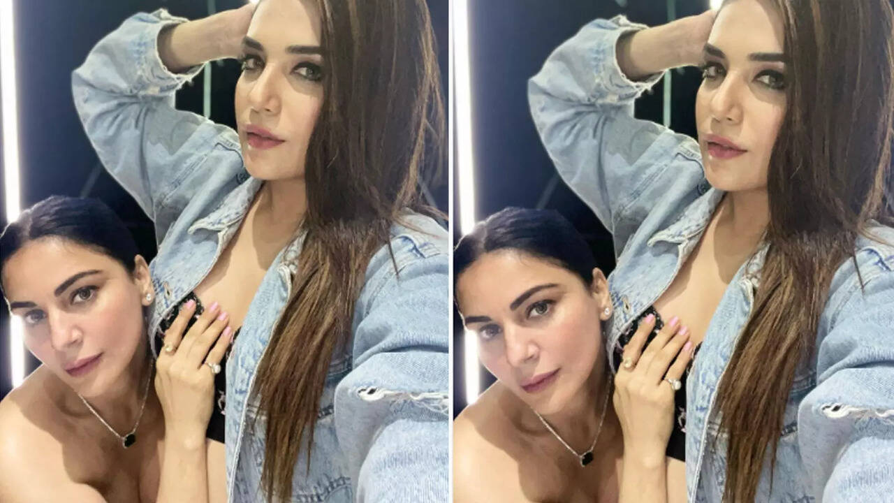 Shraddha arya cleavage
