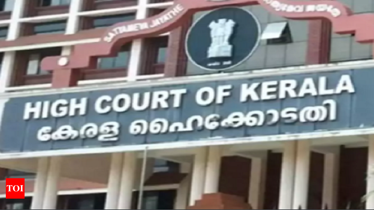 Judge behind 'provocative dresses' order moves Kerala high court over  transfer | Latest News India - Hindustan Times