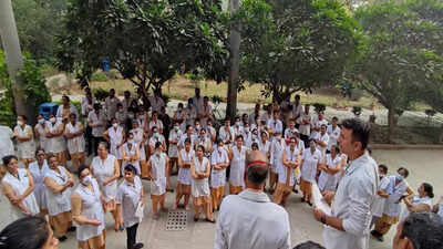 As nurses go on symbolic strike, Delhi government mulls ESMA to thwart indefinite strike