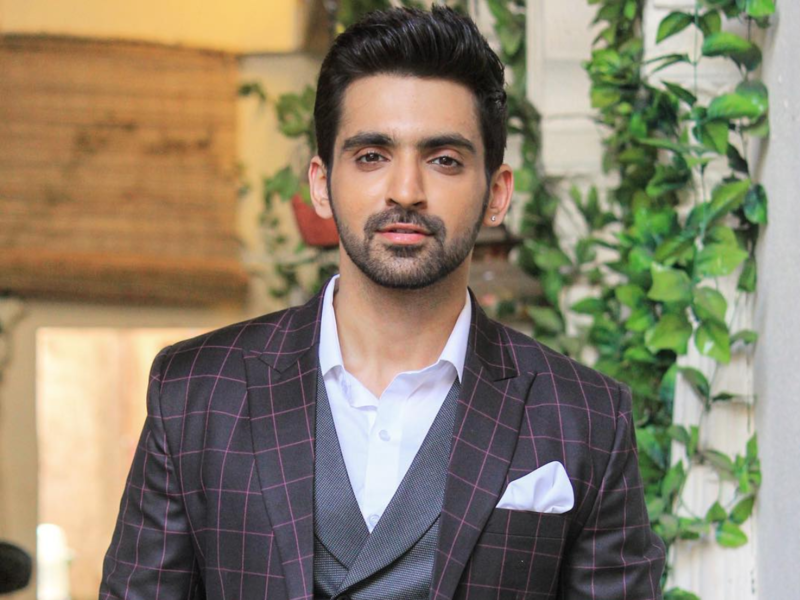 Kumkum Bhagya's Arjit Taneja completes a decade in the Industry; writes ...