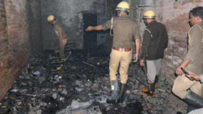 Lucknow: Close shave for 200 people as major fire grips commercial complex in Ganj