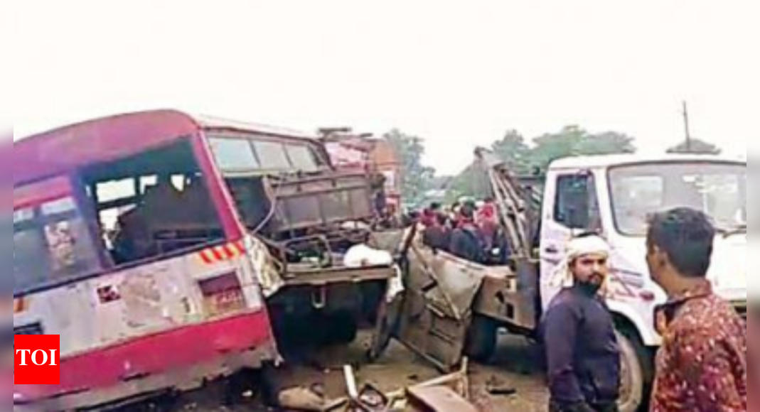 2 dead, 12 injured in bustanker collision on AgraKanpur highway