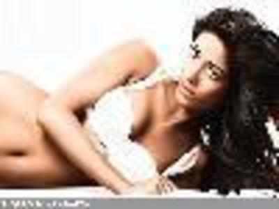 Showing my legs doesnt mean I will spread them: Poonam Pandey