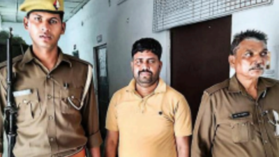 Ghaziabad: Man poses as a cop in job fraud; arrested