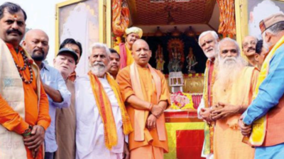 Yogi Adityanath: Uttar Pradesh CM Yogi Adityanath flags off yatra ...