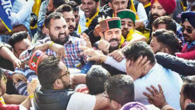 Pb Teachers, Aap Workers Clash At Kejri’s Roadshow | Shimla News ...
