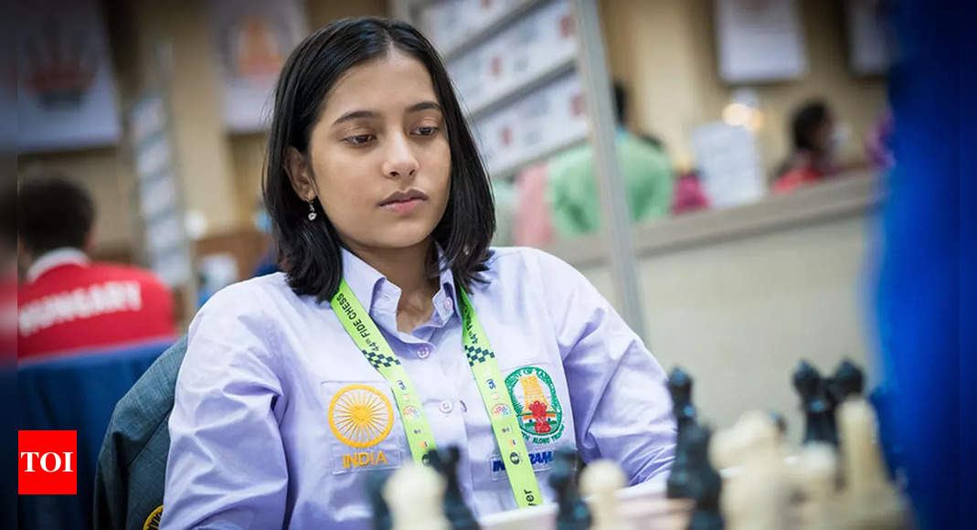 Divya Deshmukh jumps to sole lead in World cadet chess meet