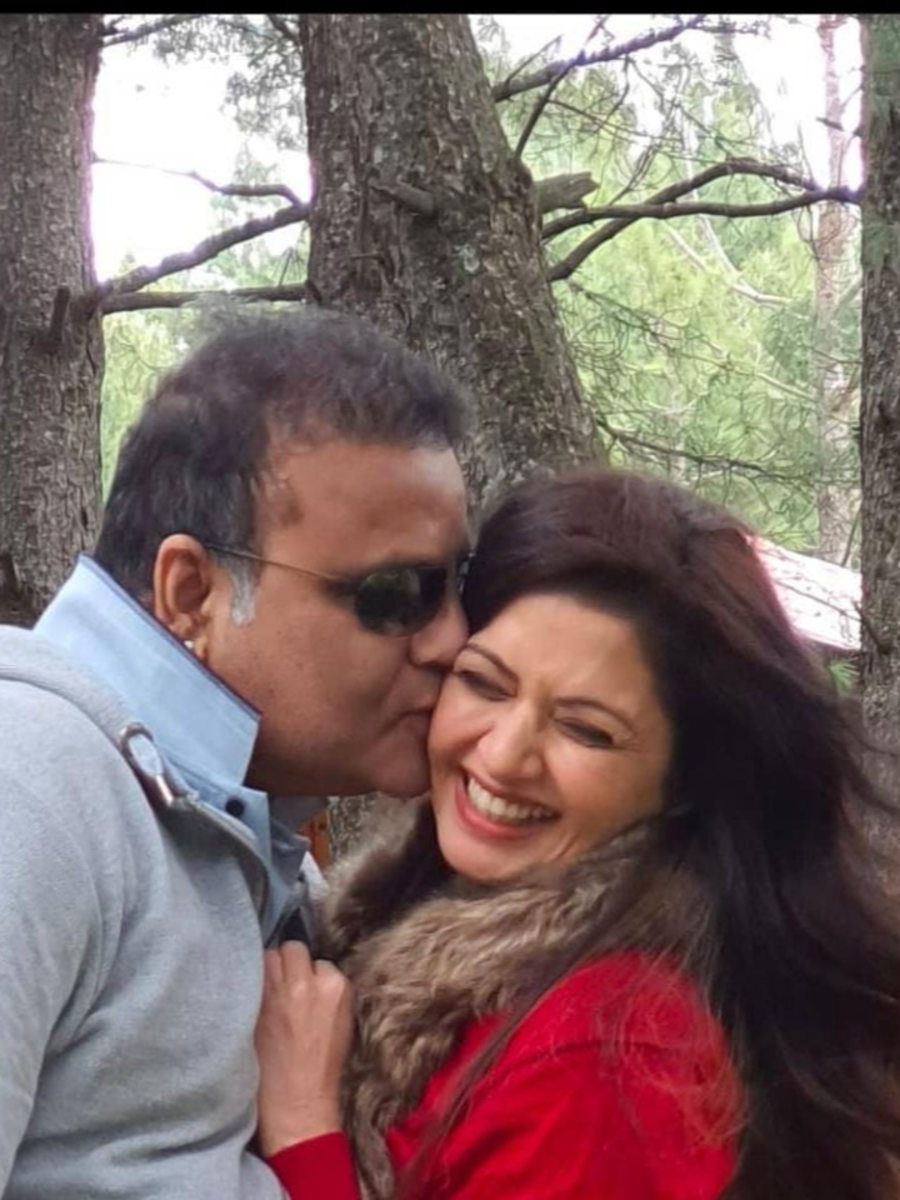 Bhagyashree's most romantic moments with husband | Zoom TV