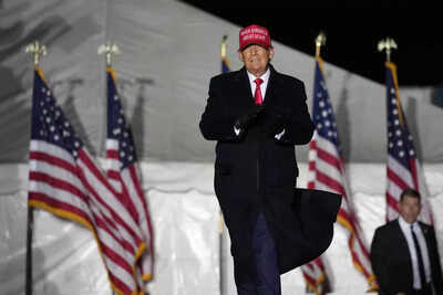 'Donald Trump considering launching fresh White House bid after midterm elections'