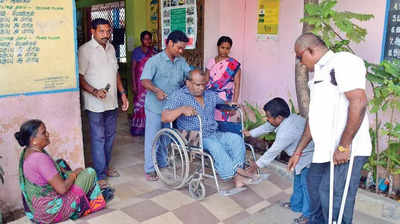 Poll panel's Persons with Disabilities icons give feedback on inclusivity efforts by EC