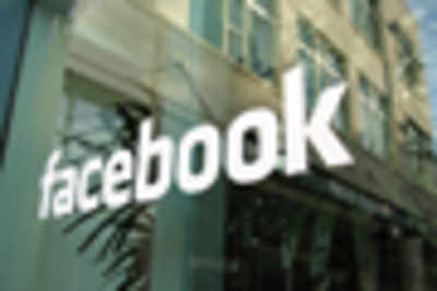 Govt wants to monitor Facebook, Twitter
