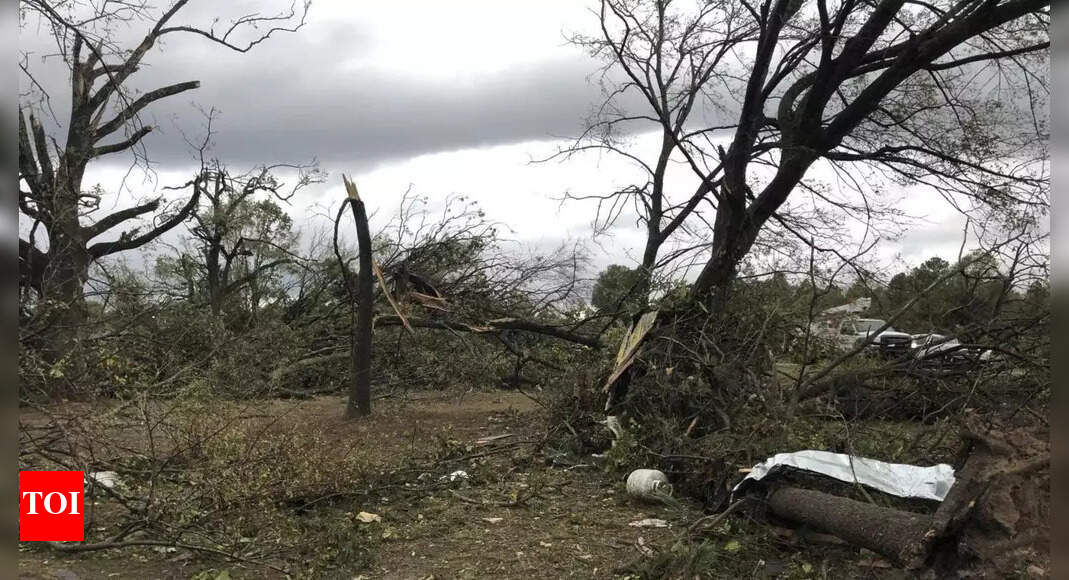 One dead, dozens hurt as tornadoes hit Texas and Oklahoma – Times of India