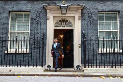UK PM Sunak moves back to smaller flat above 10 Downing Street usually kept for chancellor of exchequer