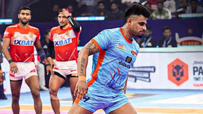 Pro Kabaddi League: Maninder leads Bengal Warriors to victory over Gujarat Giants