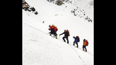 West Bengal: Expert climbers plan info camps to minimise expedition deaths