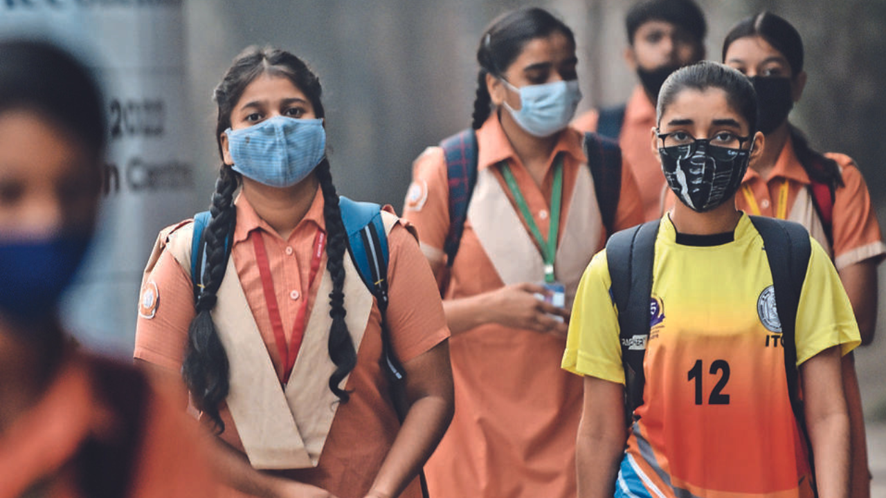 Choking sensation: Delhi masks up again, air purifiers back in demand |  Delhi News - Times of India