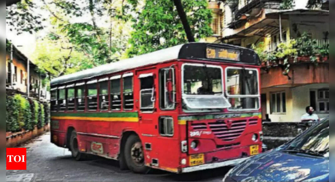 a-bus-route-on-2-narrow-juhu-lanes-becomes-sore-point-for-local