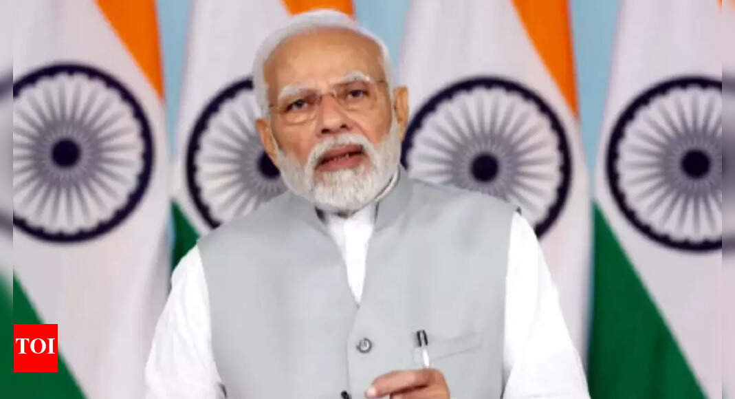 &lsquo;We have made this Gujarat&rsquo;: PM revs up campaign